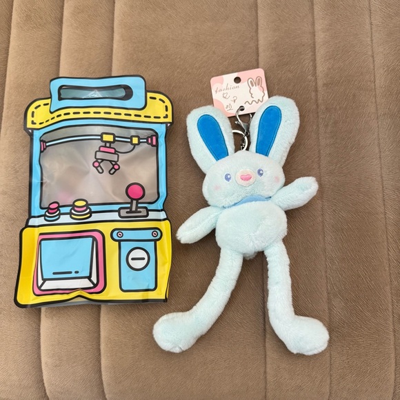 NWB Pull-out Rabbit Bag Charm - Picture 7 of 9